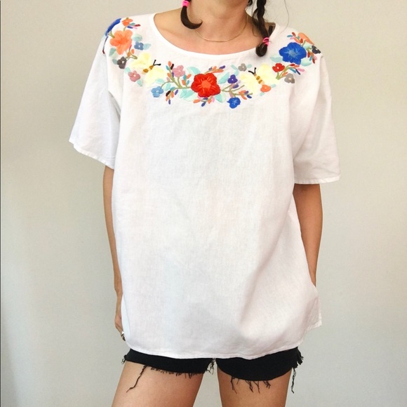 Vintage flower embroidered top - Picture 8 of 14